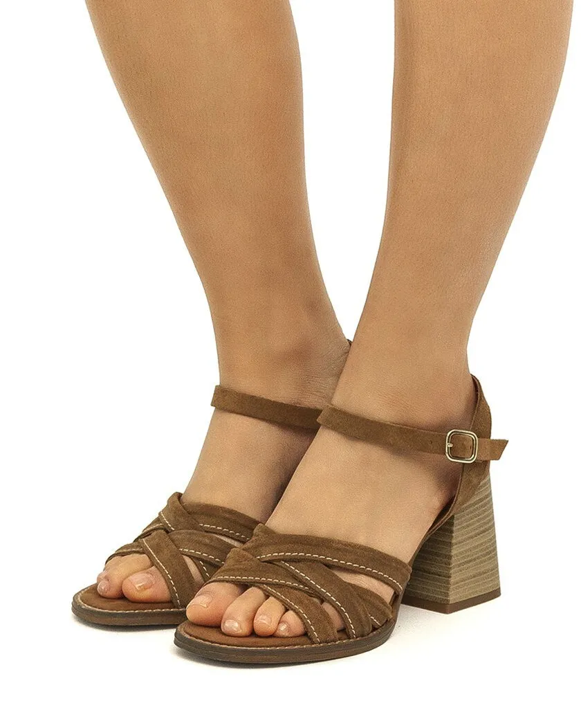 Mustang Fleur 50549 Brown sandals with heel