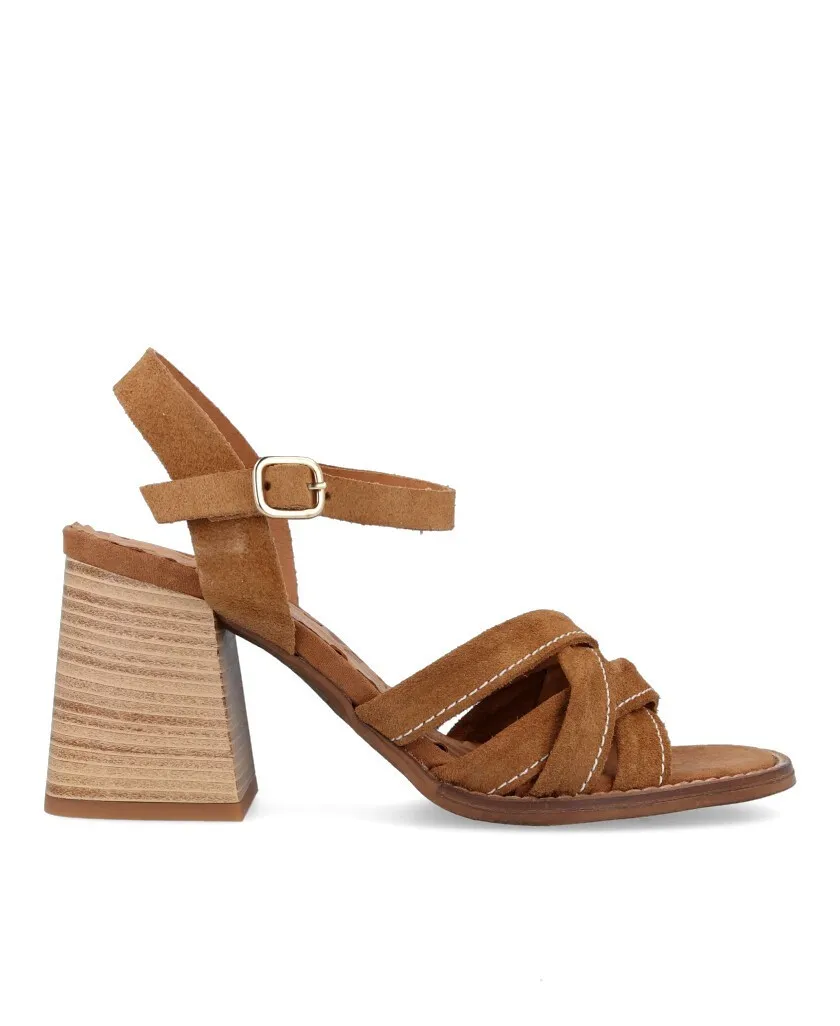 Mustang Fleur 50549 Brown sandals with heel