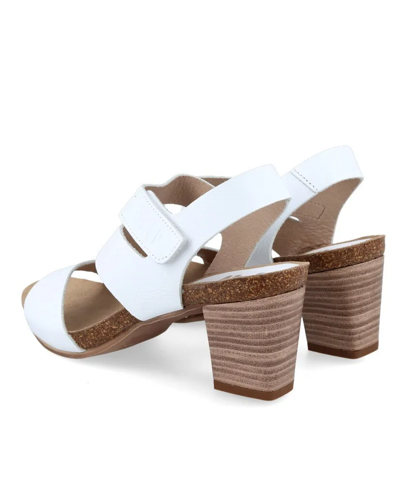 Penelope 5007 White sandal with medium heel