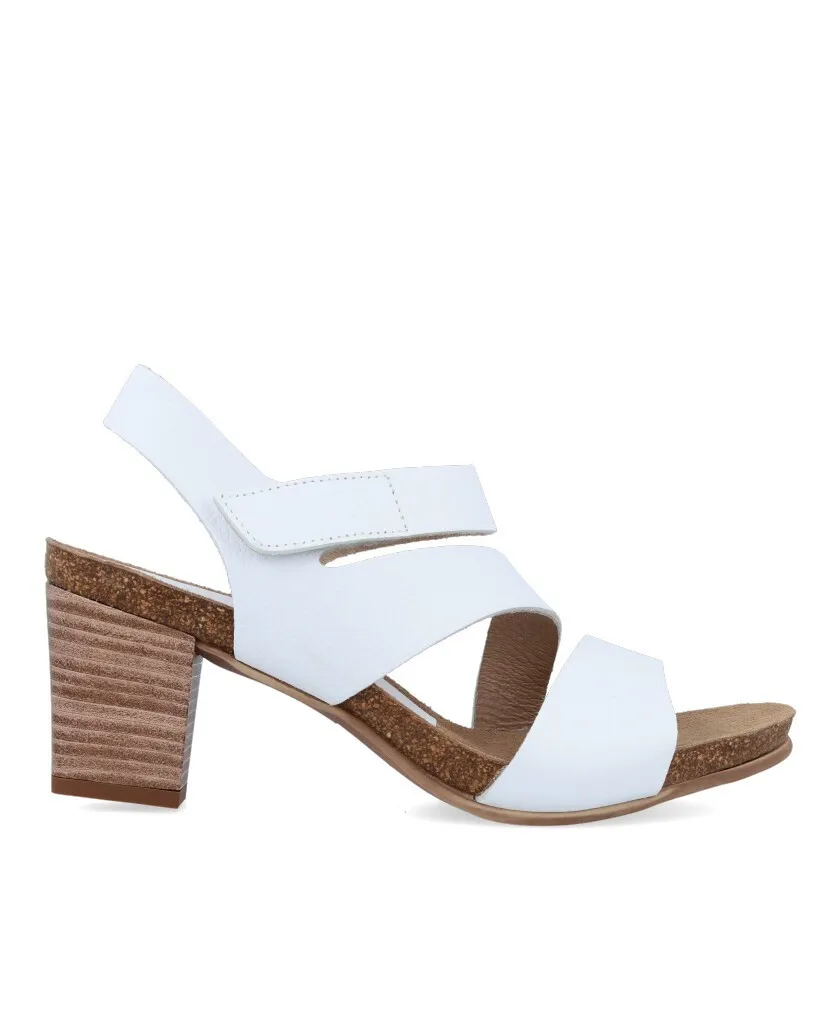 Penelope 5007 White sandal with medium heel