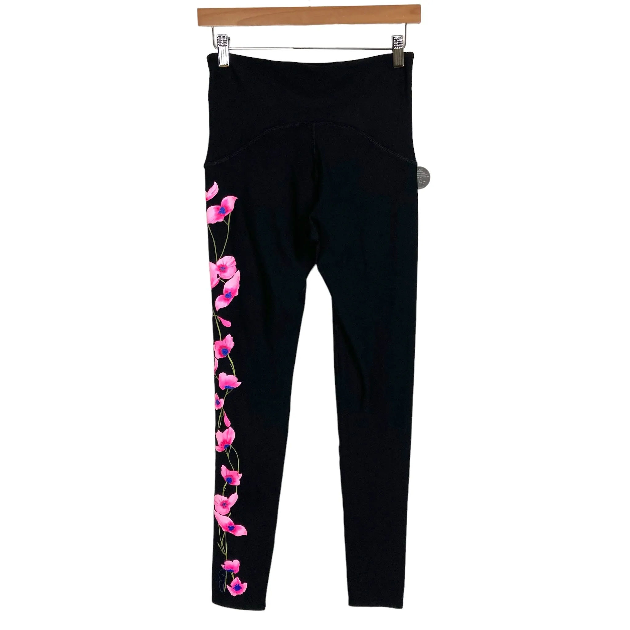 SPANX Black Blossom Print Leggings NWT- Size M (we have matching sports bra, Inseam 27)